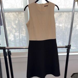 J McLaughlin Elegant Two-Tone Midi Dress